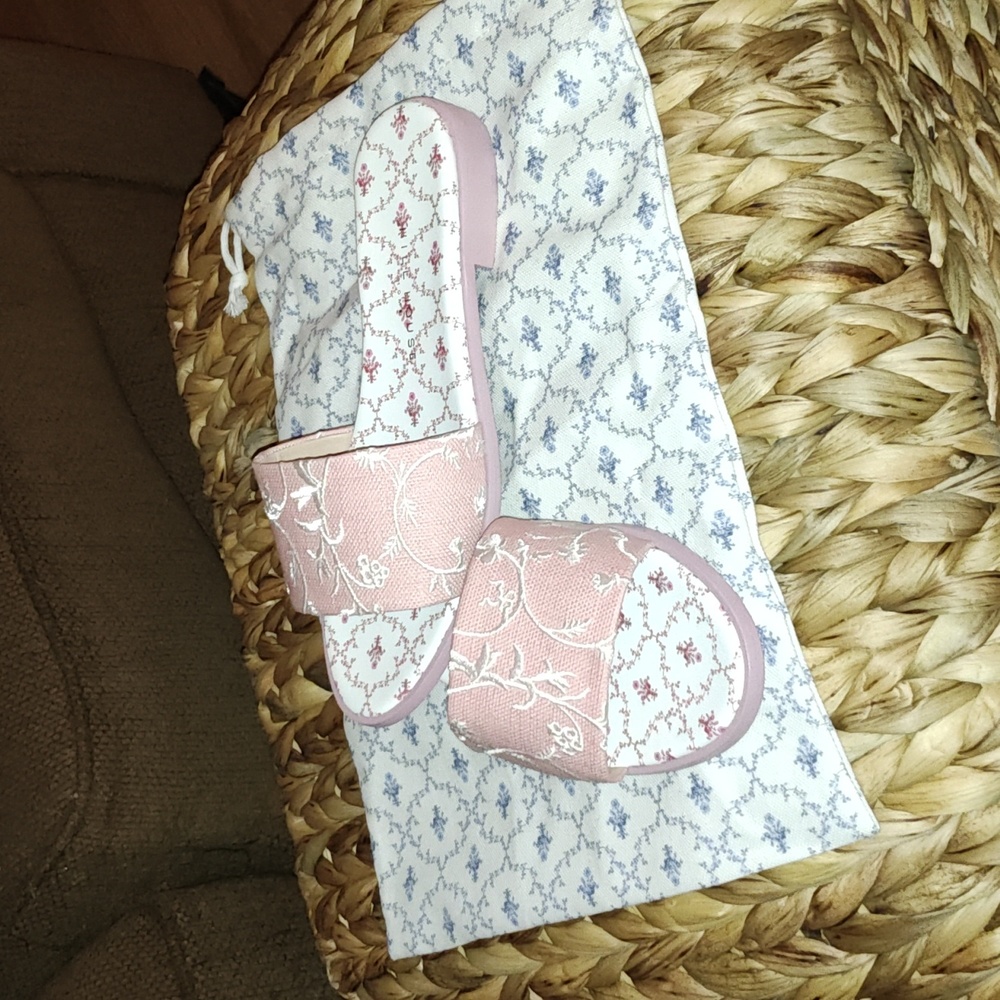 Hill House sandals